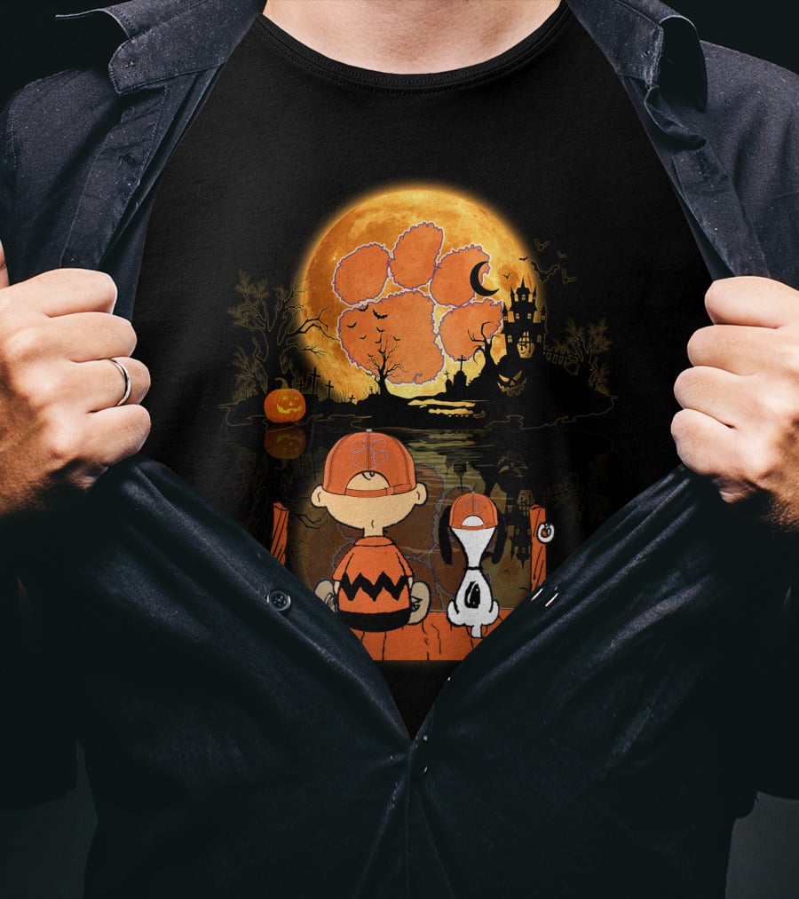Clemson Tigers Halloween Full Moon Pumpkin Charlie And Snoopy Silhouette Scene T-Shirt