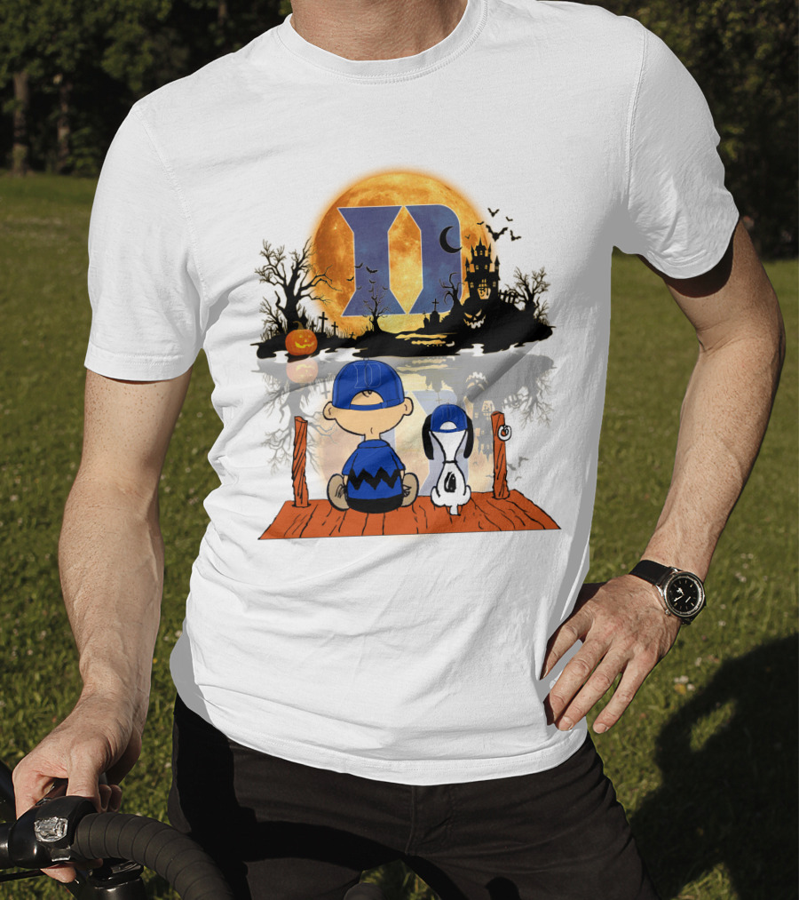 Duke Blue Devils Halloween Charlie Brown And Snoopy Moon Scene T-Shirt