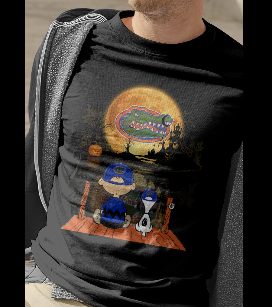 Florida Gators Halloween Moon Alligator Peanuts Charlie Brown And Snoopy T-Shirt
