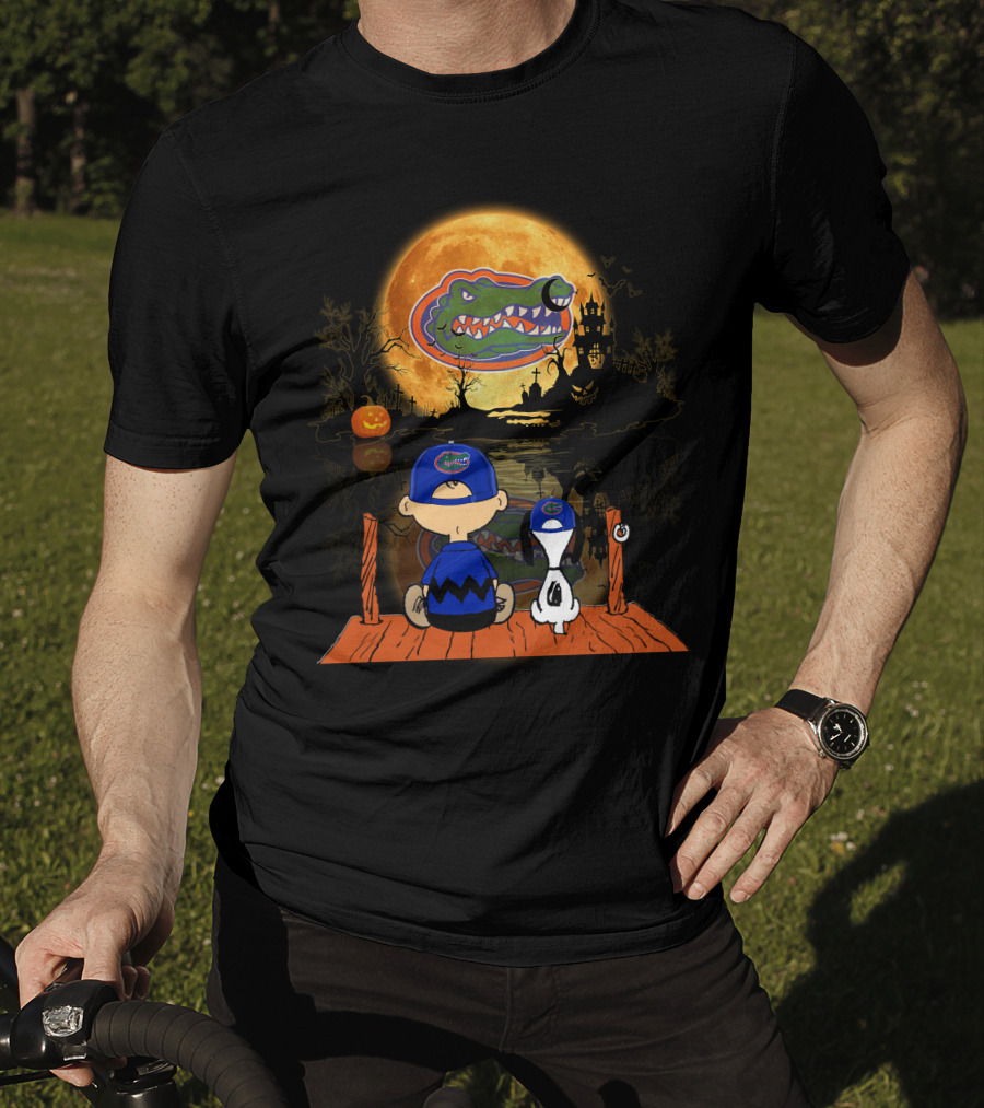 Florida Gators Halloween Moon Alligator Peanuts Charlie Brown And Snoopy T-Shirt