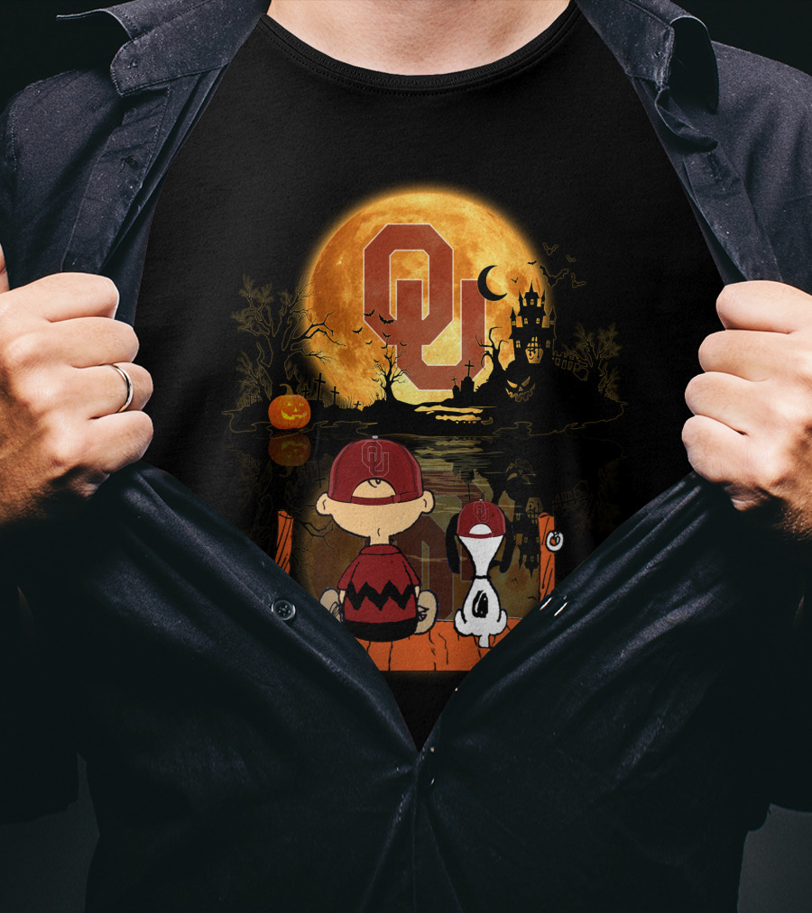 Oklahoma Sooners Halloween Moon Charlie Brown And SnoopyOU Haunted House T-Shirt