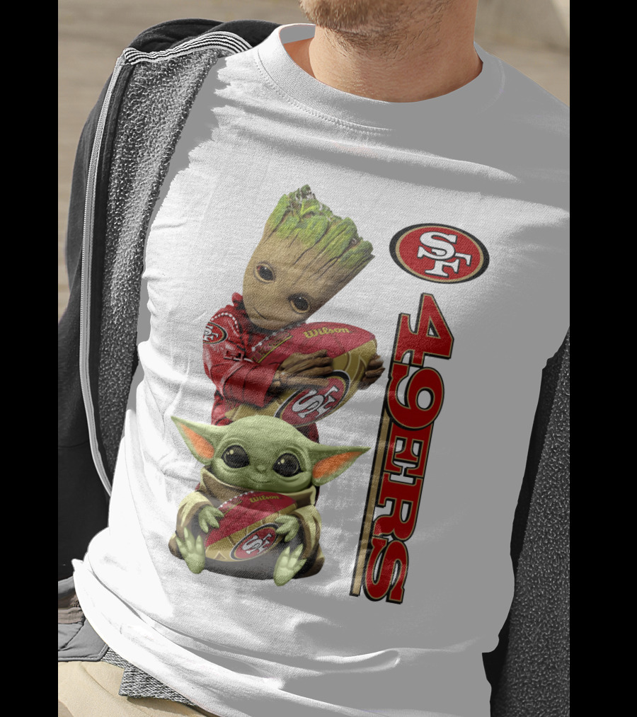 Baby Groot And Baby Yoda Hug San Francisco 49ers Football T-Shirt