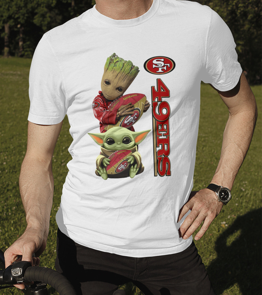 Baby Groot And Baby Yoda Hug San Francisco 49ers Football T-Shirt