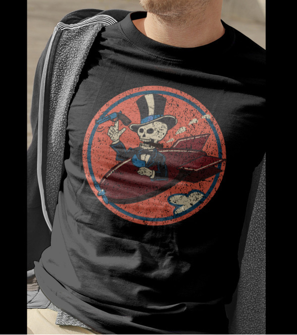 Ww2 85Th Bomb Squadron Pilot Training Skeleton Riding Rocket With Hat And Gun T-Shirt