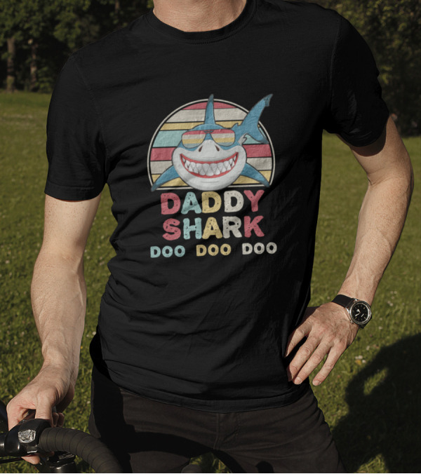 Daddy Shark Doo Doo Doo Fathers Retro Style Sunglasses T-Shirt