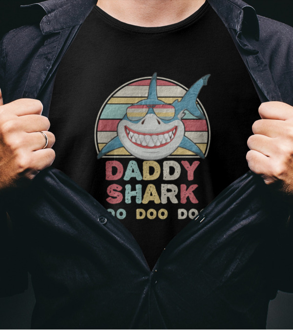 Daddy Shark Doo Doo Doo Fathers Retro Style Sunglasses T-Shirt