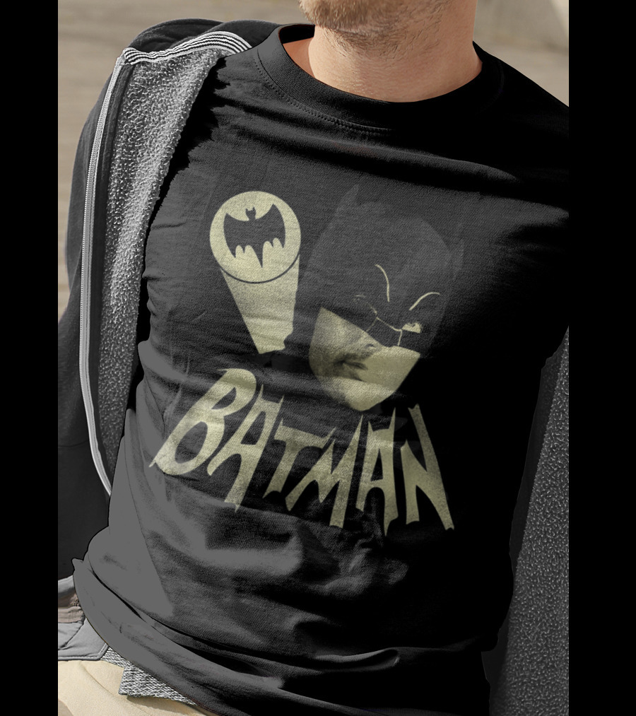 Batman Classic TV Series Bat Signal Logo And Iconic Hero Image T-Shirt