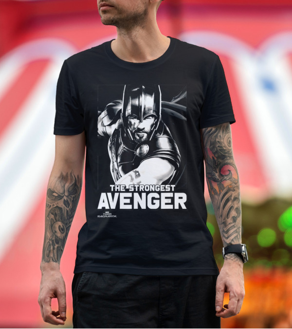 Premium T-Shirt: Marvel Thor Ragnarok The Strongest Avenger Comic Style Heroic Pose T-Shirt Marvel Thor Ragnarok The Strongest Avenger Comic Style Heroic Pose T-Shirt