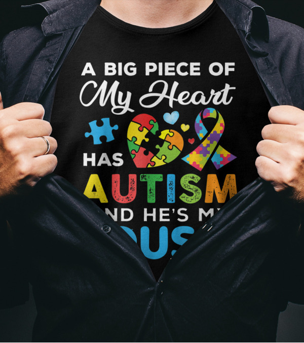 A Big Piece Of My Heart Has Autism And He's My Cousin Puzzle Ribbon Hearts T-Shirt