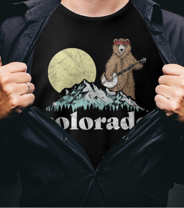 Colorado Bear Playing Banjo With Mountains And Moon T-Shirt