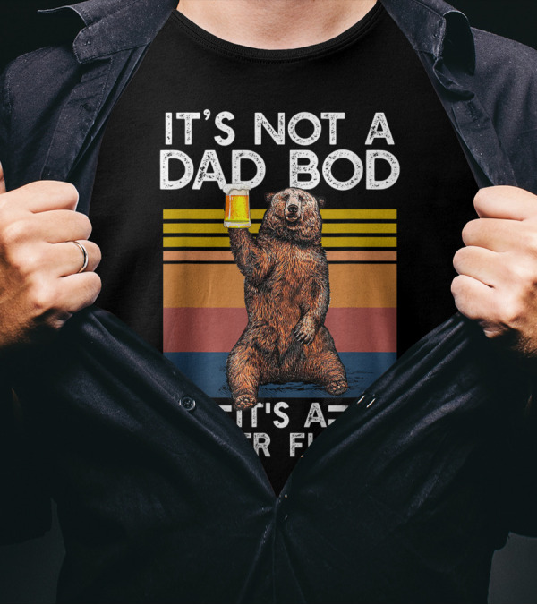 Its Not A Dad Bod Its A Father Figure Bear Drinking Beer Retro Stripes T-Shirt