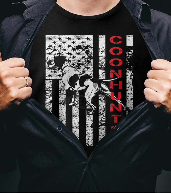 Distressed Coon Hunter Hound Dog With USA Flag T-Shirt