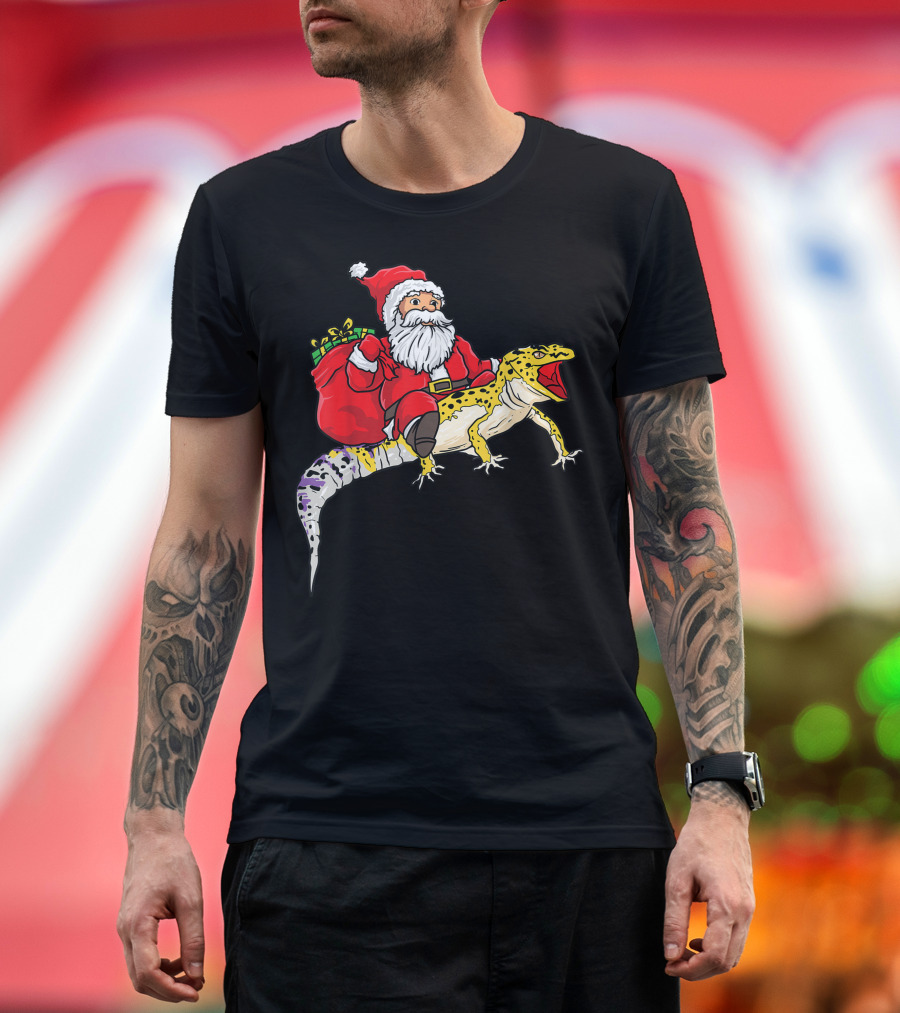 Santa Riding Leopard Gecko With Presents T-Shirt