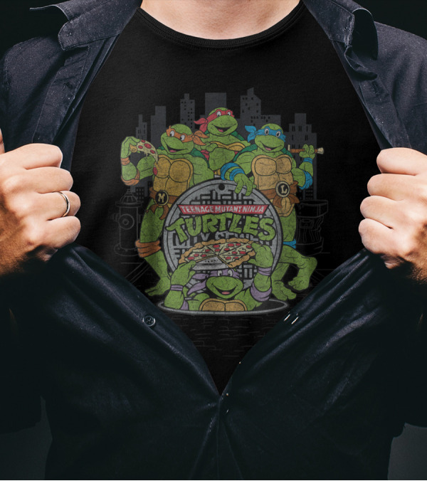 Teenage Mutant Ninja Turtles Retro Group Pizza City Scene T-Shirt