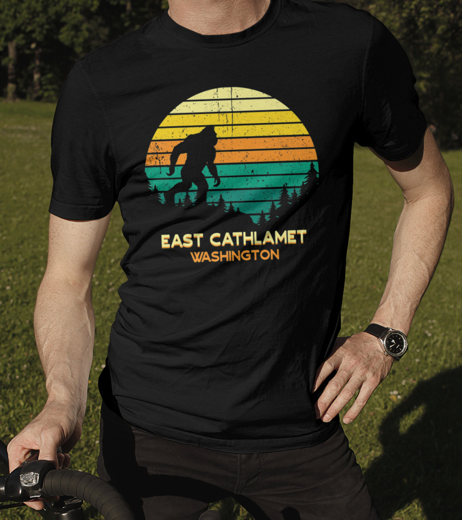 East Cathlamet Washington Bigfoot Retro Sunset Scene T-Shirt