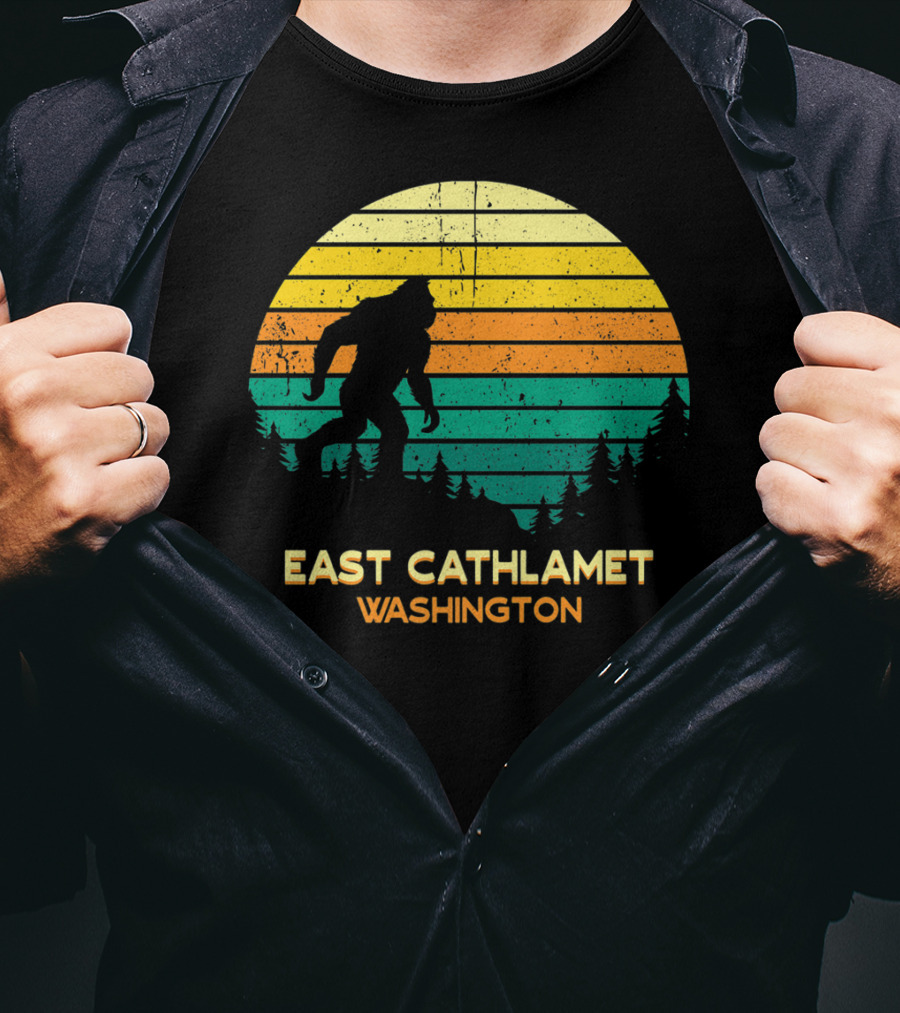 East Cathlamet Washington Bigfoot Retro Sunset Scene T-Shirt