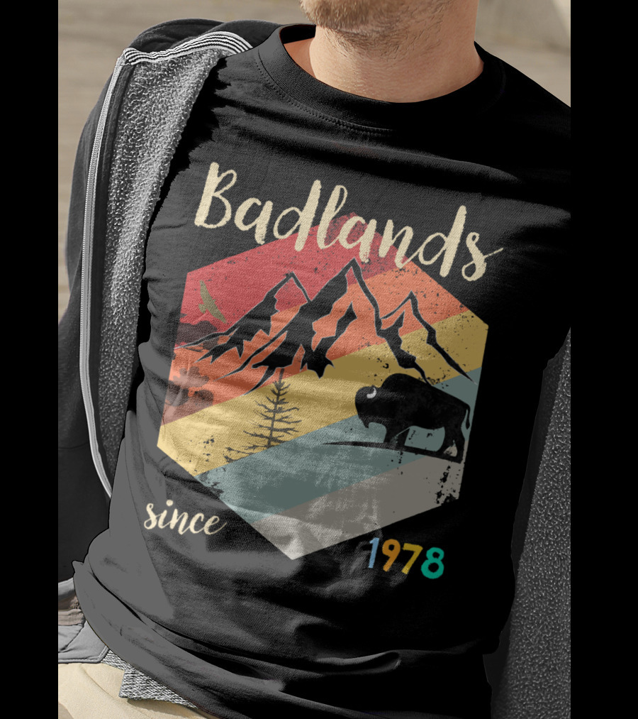 Badlands Since 1978 South Dakota National Park Hiking Mountain Bison T-Shirt