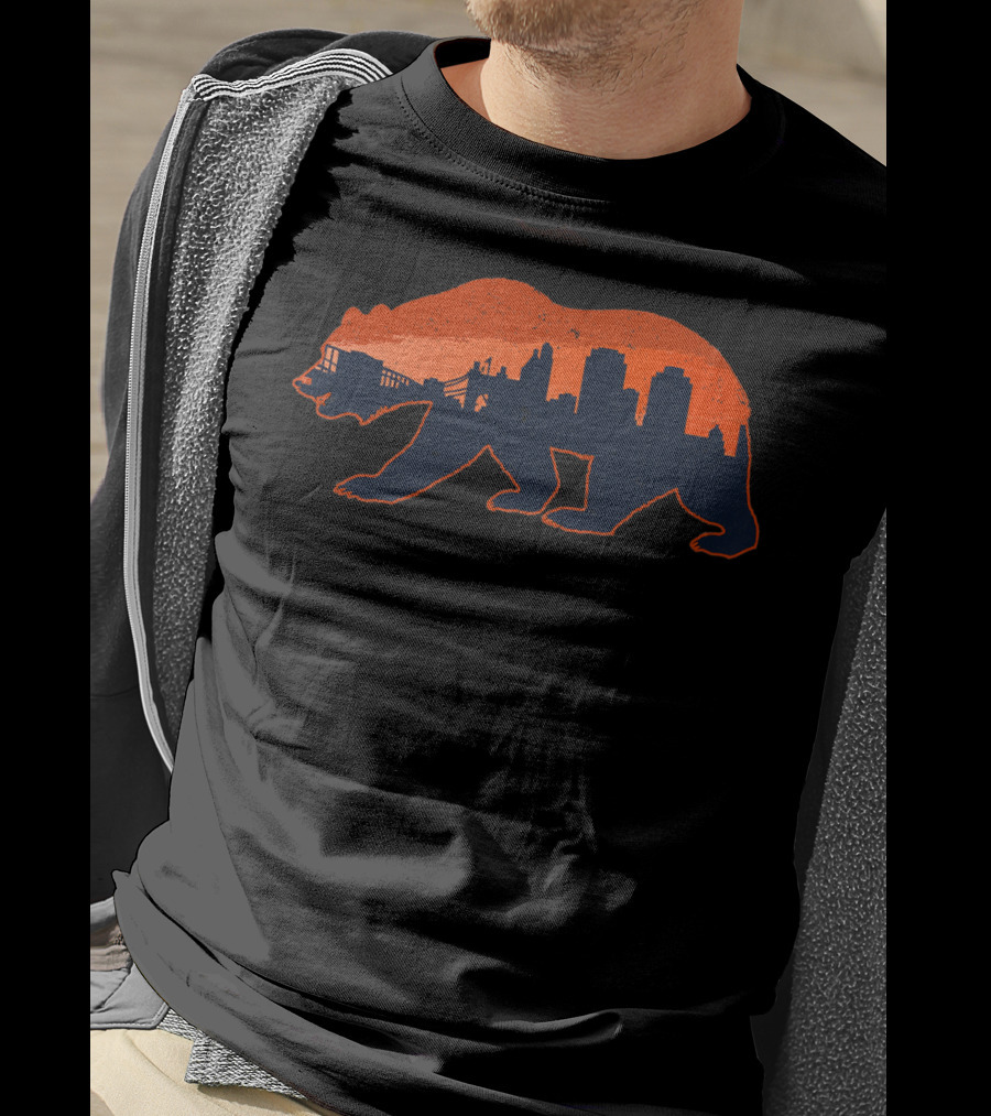 Chicago Bears City Skyline Distressed Pro Football T-Shirt