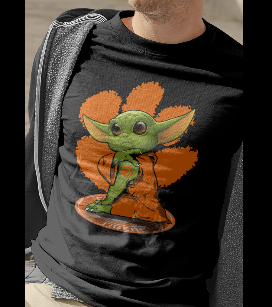 Clemson Tigers Baby Yoda Paw Prints T-Shirt