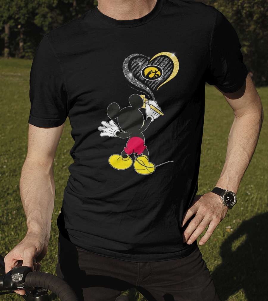 Mickey Painting Iowa Hawkeyes Heart T-Shirt