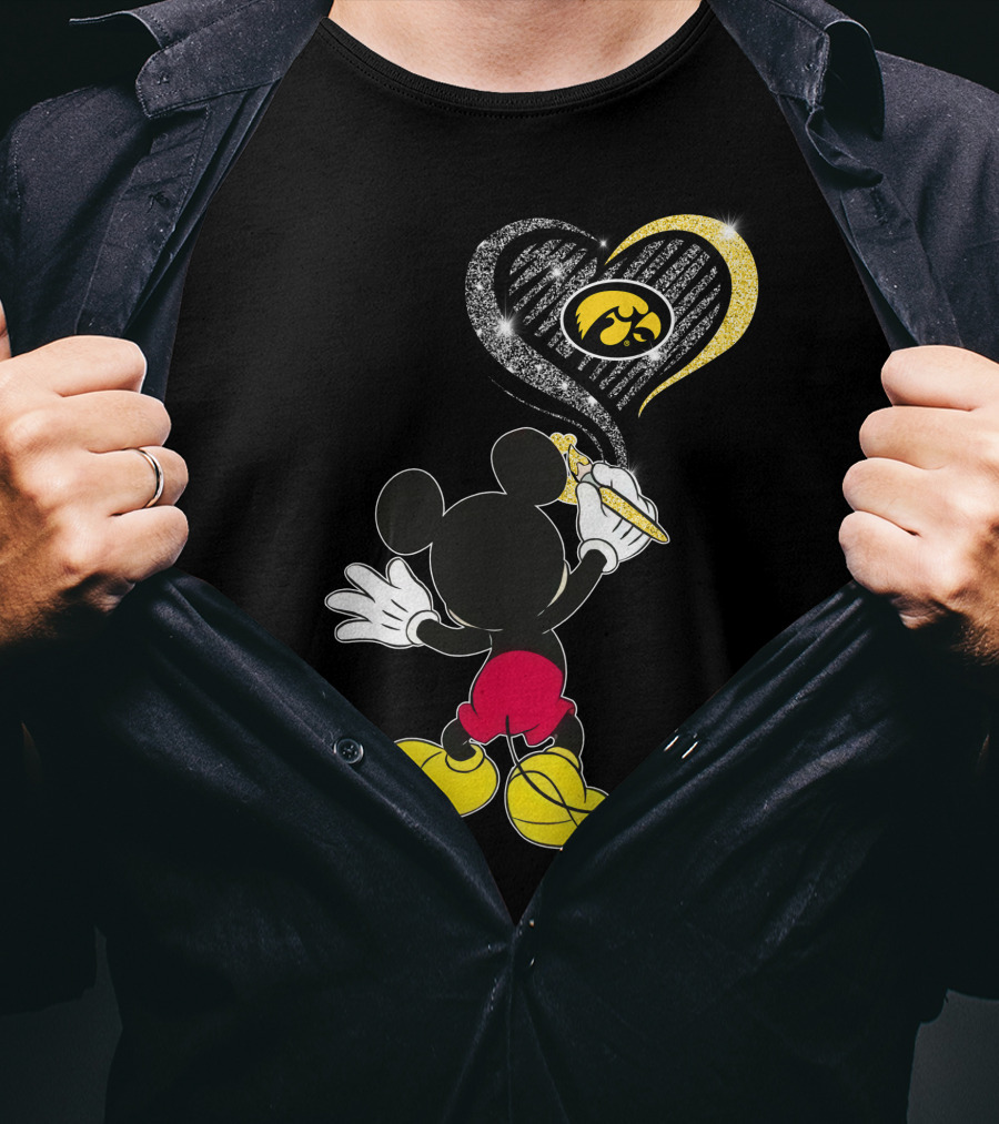 Mickey Painting Iowa Hawkeyes Heart T-Shirt