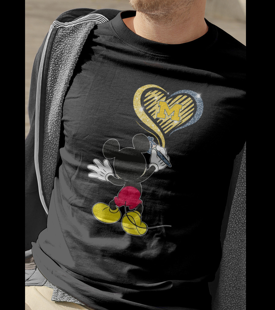 Mickey Mouse Drawing Heart With Michigan Wolverines T-Shirt