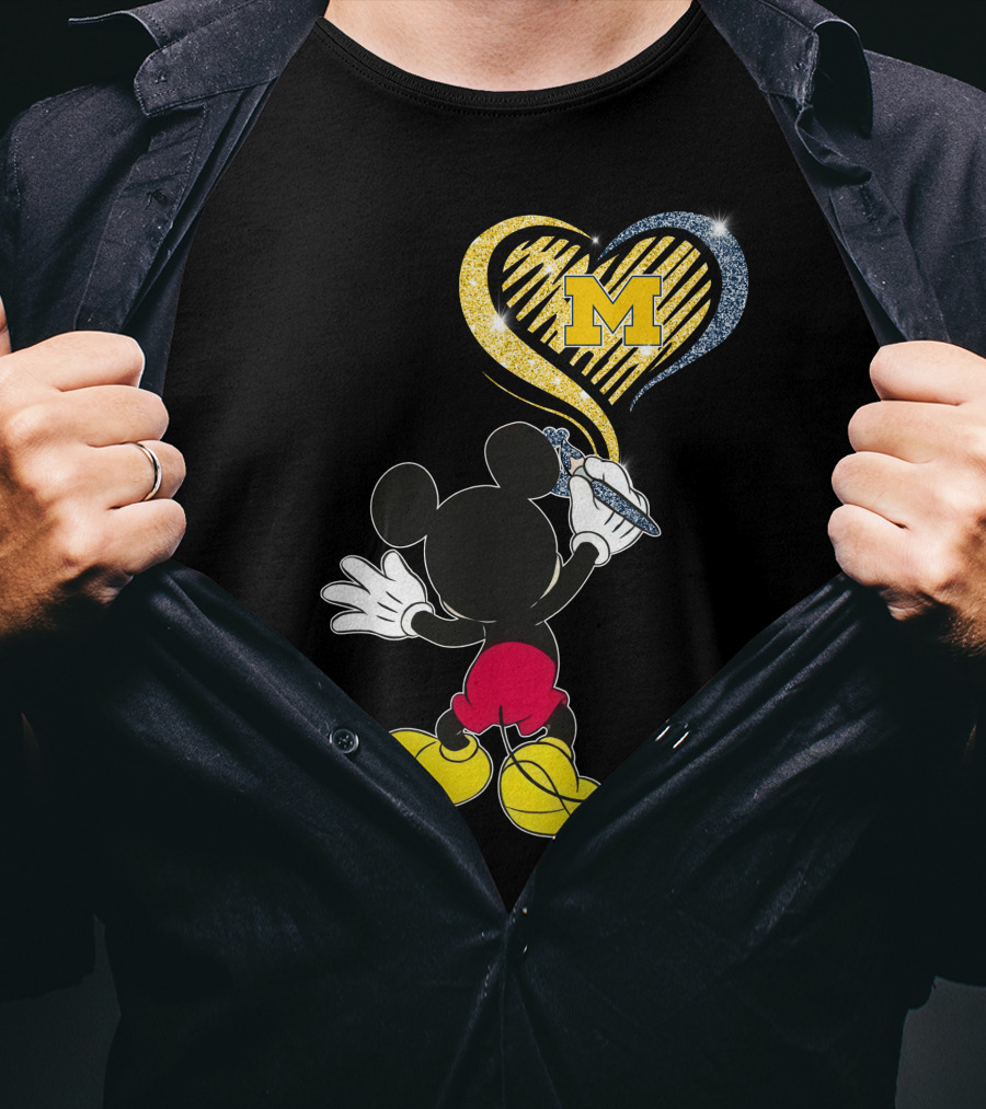 Mickey Mouse Drawing Heart With Michigan Wolverines T-Shirt