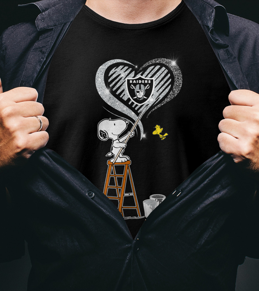 Snoopy Painting Heart Raiders 23 Oakland Raiders Football Nfl Peanuts Woodstock T-Shirt
