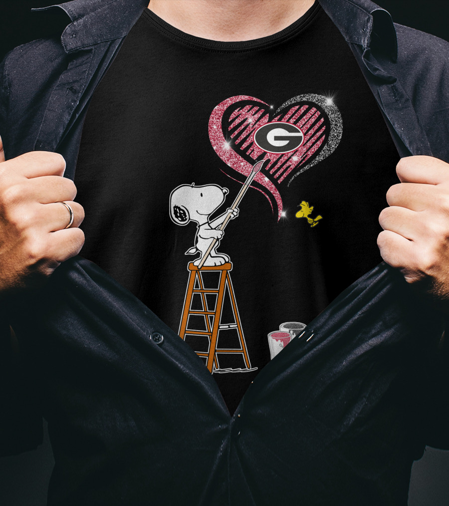 Snoopy Painting Georgia Bulldogs Heart With Woodstock On Ladder T-Shirt