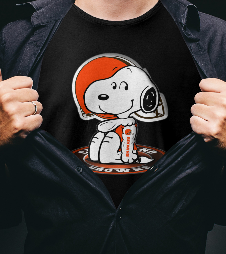 Snoopy Cleveland Browns Hugging Football Helmet T-Shirt