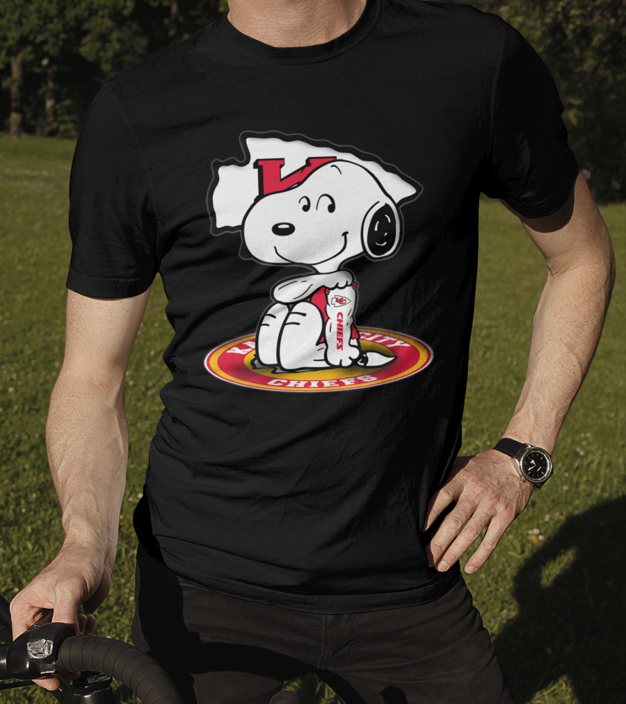 Kansas City Chiefs Snoopy Peanuts Nfl Fan Gear T-Shirt