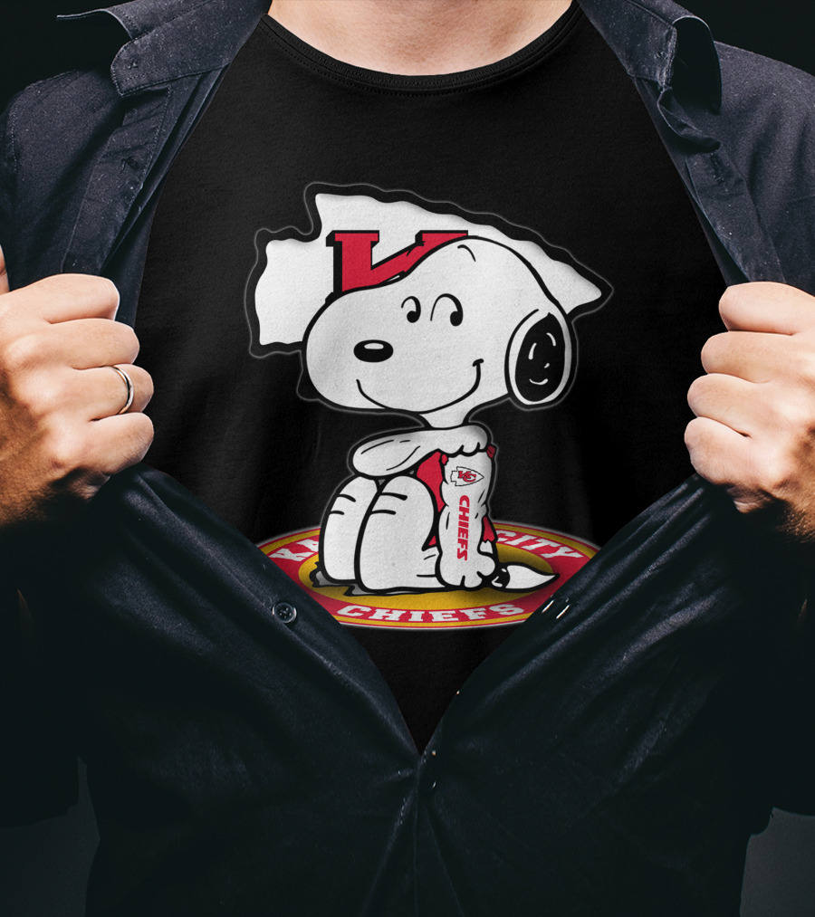 Kansas City Chiefs Snoopy Peanuts Nfl Fan Gear T-Shirt