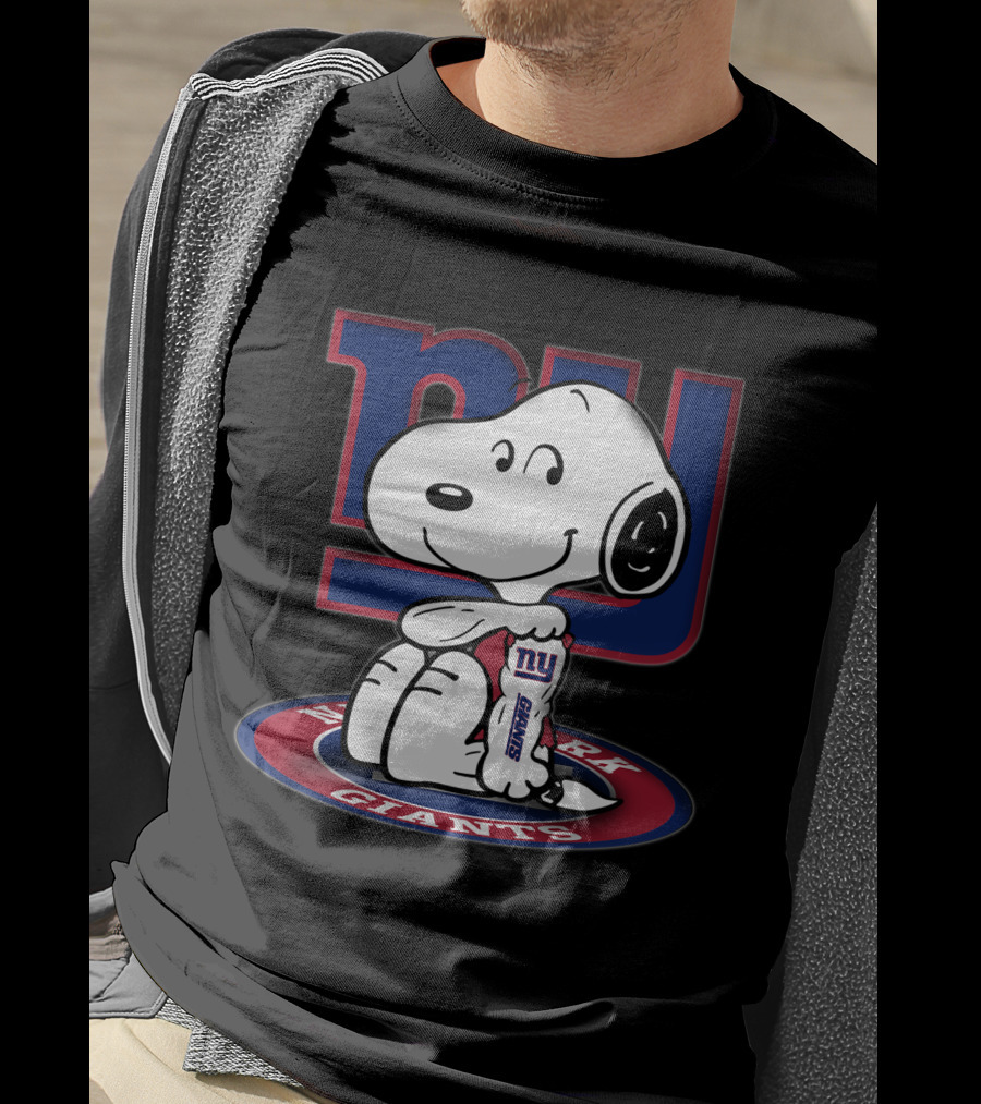Snoopy New York Giants Nfl Collaboration With Peanuts Football Team T-Shirt