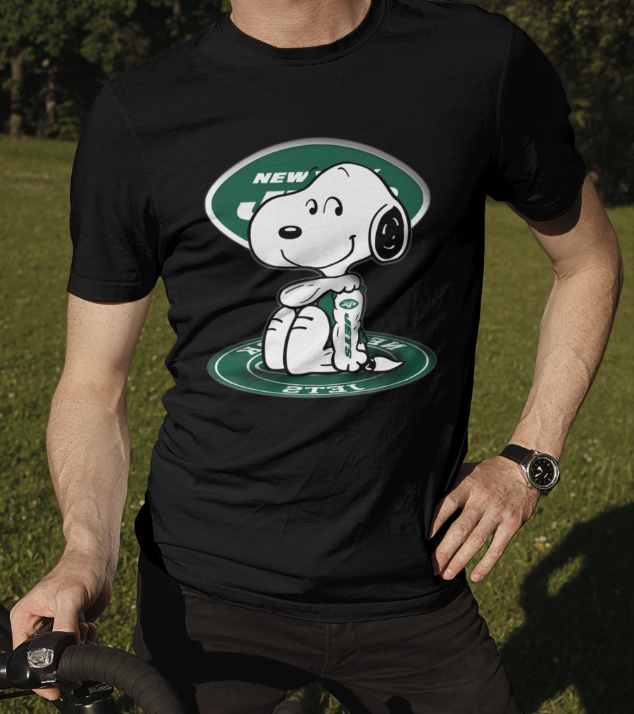 Snoopy New York Jets Football Fan Sitting Pose T-Shirt