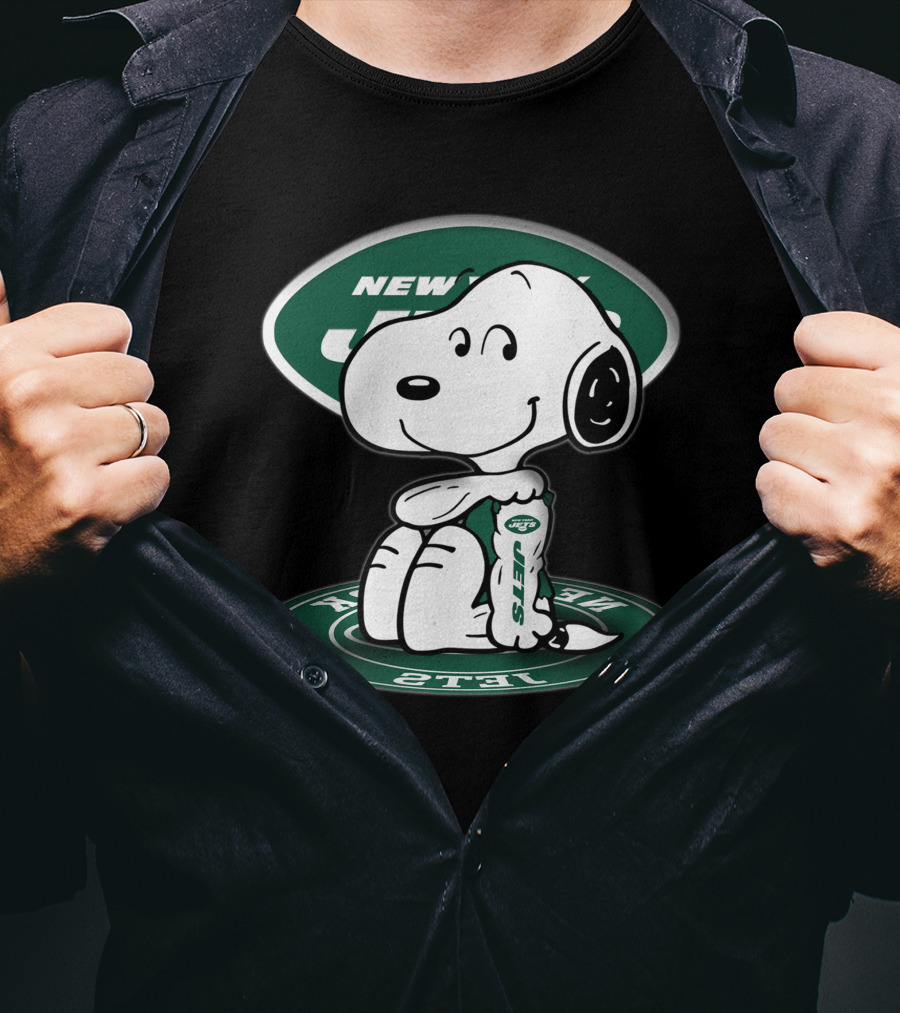 Snoopy New York Jets Football Fan Sitting Pose T-Shirt