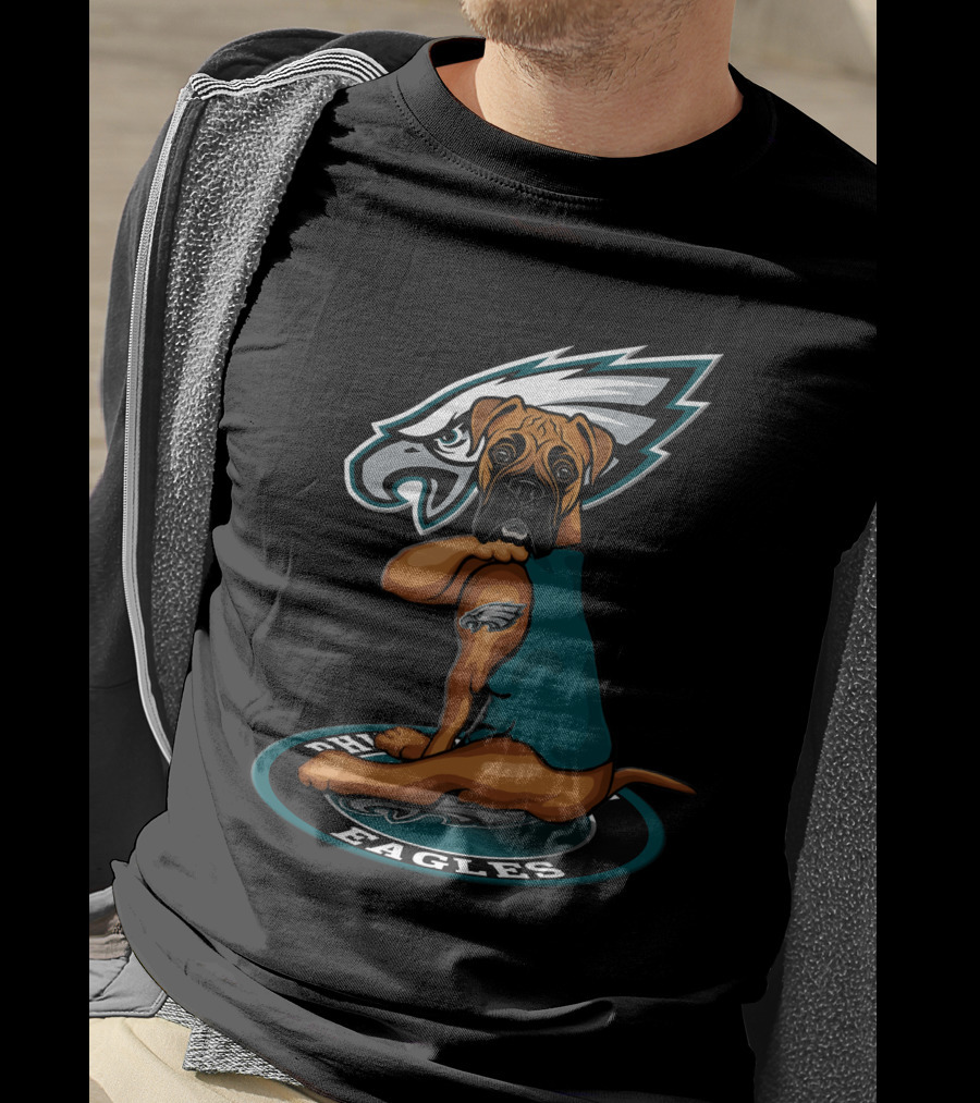 Philadelphia Eagles Boxer Dog Football T-Shirt