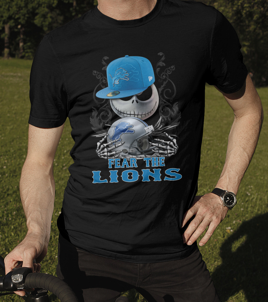 Fear The Lions Skull With Detroit Lions Cap And Helmet T-Shirt