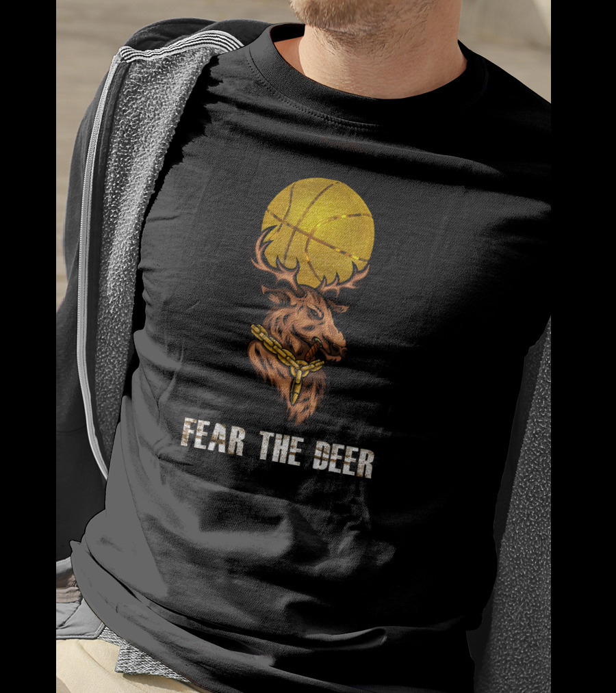 Fear The Deer Milwaukee Basketball Buck With Gold Chain And Basketball T-Shirt