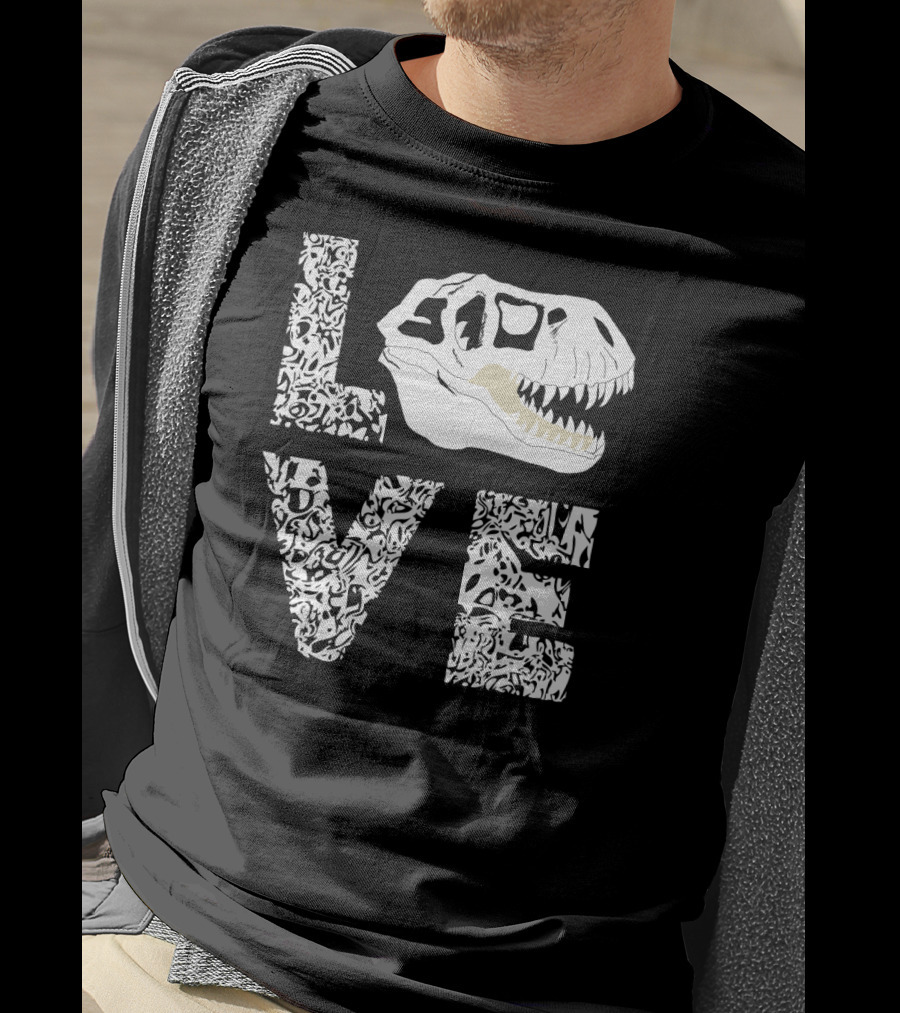 LOVE Fossil Hunting Rex Bone Hunter Dino Skull T-Shirt