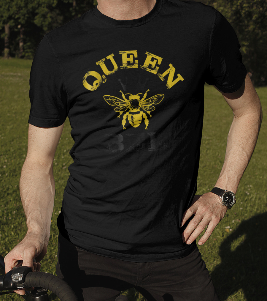 Queen Bee Funny Beekeeping Great T-Shirt
