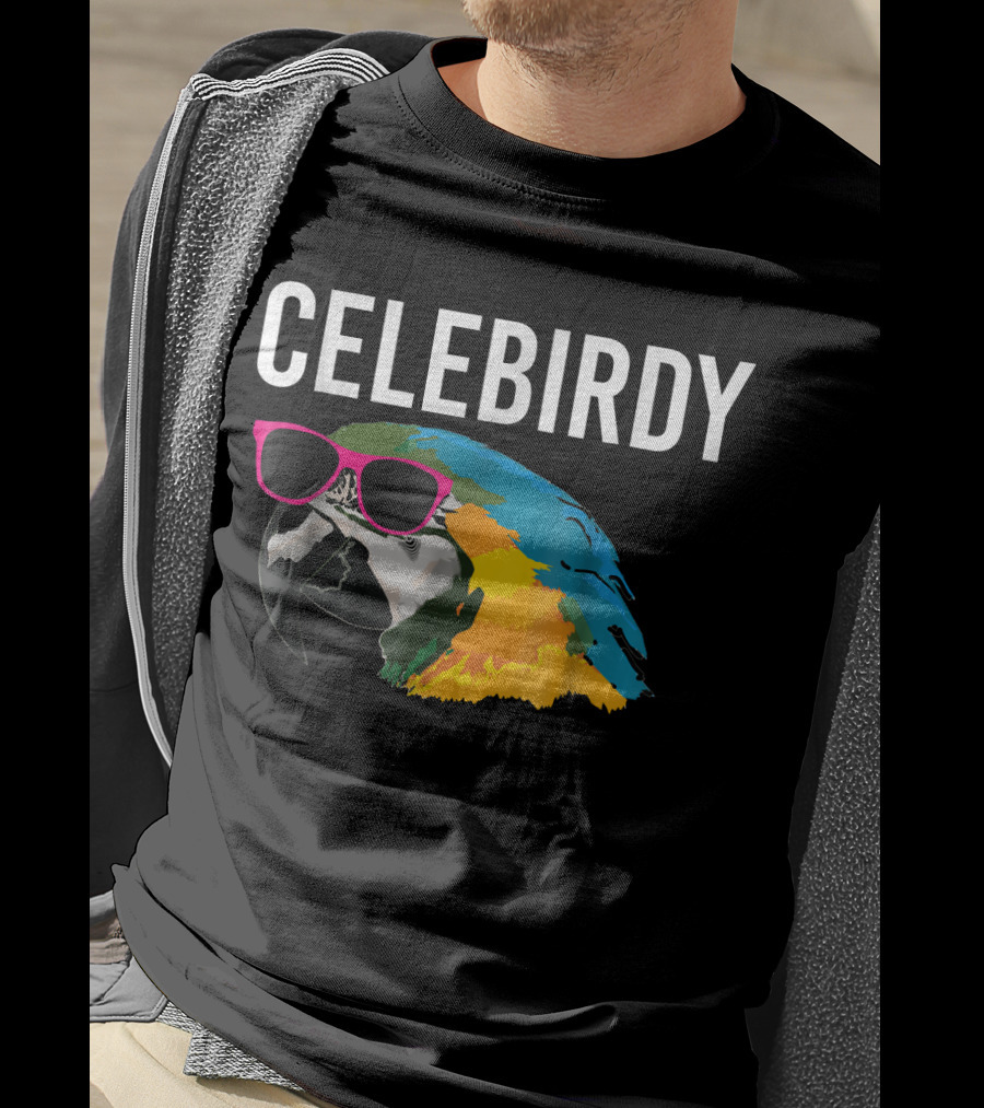 Celebirdy Funny Bird Lover Macaw Parrot Head With Sunglasses T-Shirt