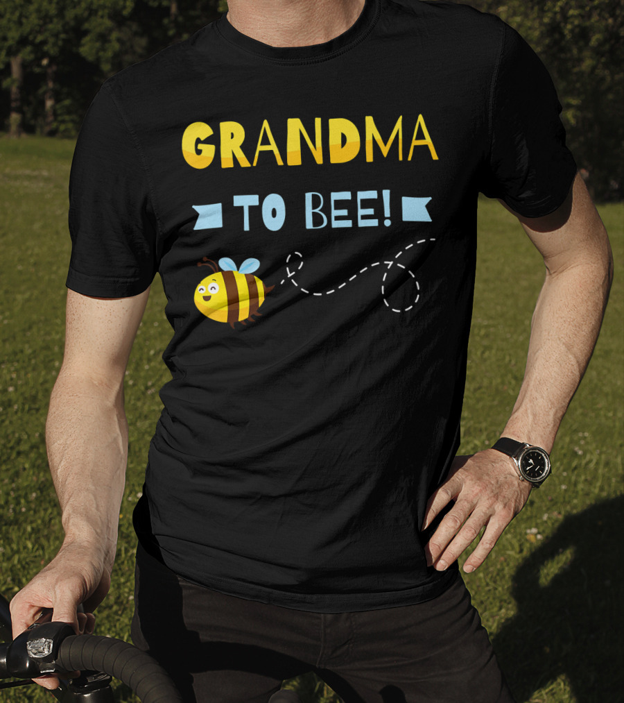 GRANDMA TO BEE Pregnancy Announcement With Bumblebee T-Shirt