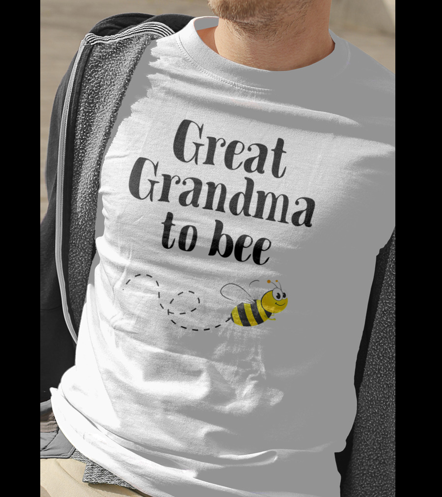 Great Grandma To Bee Pregnancy Announcement T-Shirt