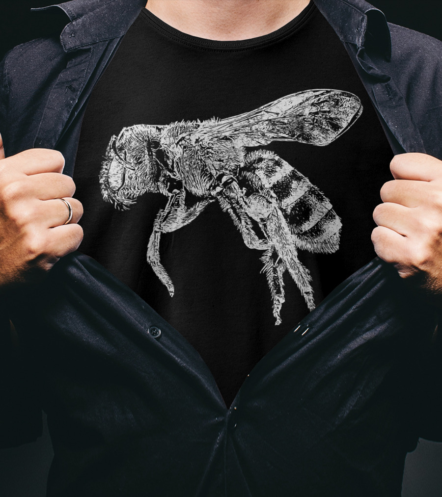 Great Distressed Cute Bee Sketch T-Shirt