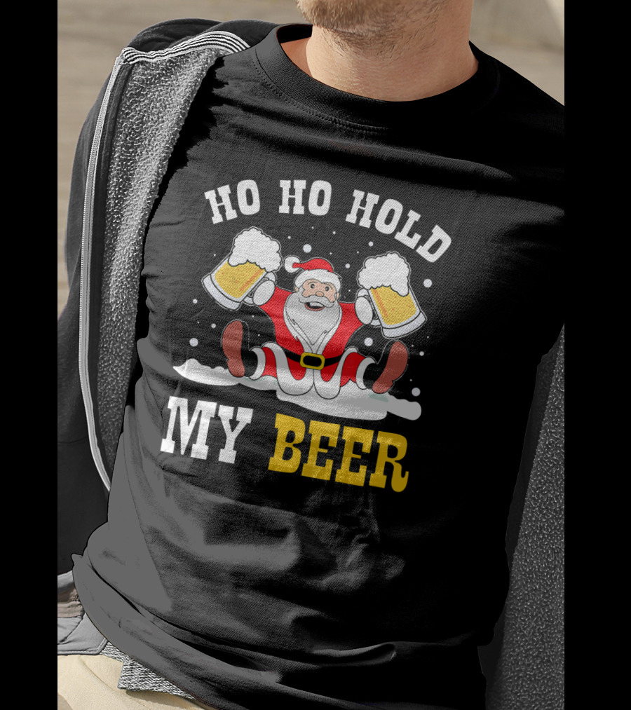 Ho Ho Hold My Beer Santa Claus With Beer Mugs In Snow T-Shirt