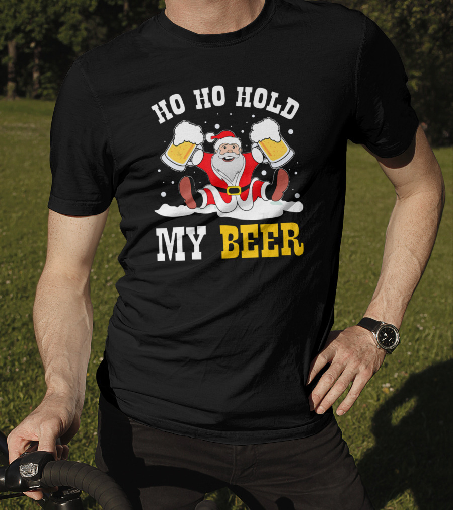 Ho Ho Hold My Beer Santa Claus With Beer Mugs In Snow T-Shirt