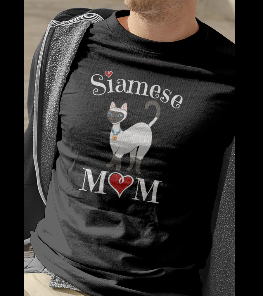 Siamese Cat Mom With Heart And Medal T-Shirt