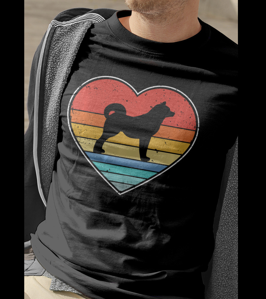 Akita Inu Dog Heart Retro Vintage Stripes T-Shirt
