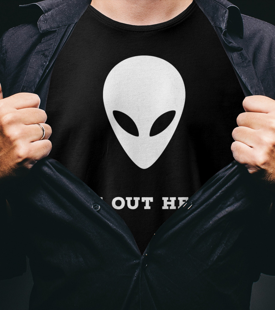 Alien We Out Here Area 51 Fun Extraterrestrial Iconic Head T-Shirt