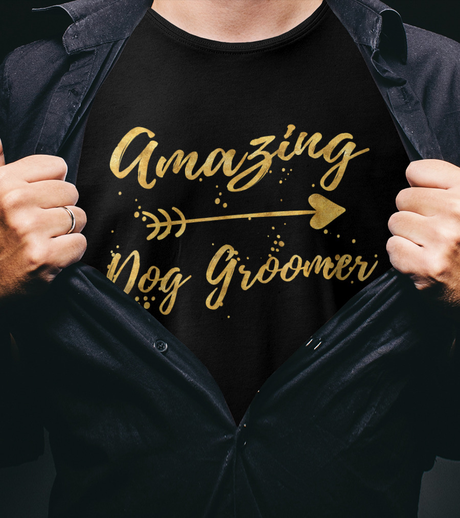 Amazing Dog Groomer Arrow Text T-Shirt